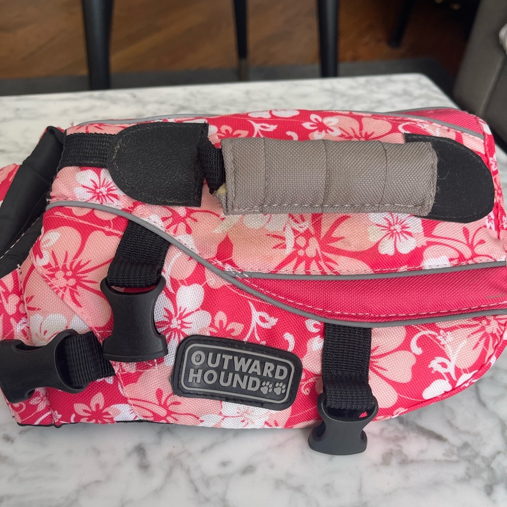 Dog life jacket perfect for a dog around 10pounds
